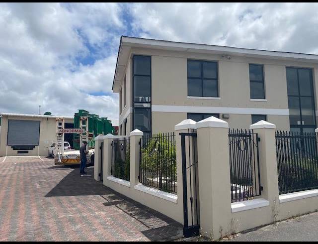1,200M² WAREHOUSE TO LET IN ELFINDALE